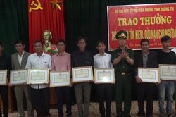 Khen thưởng các ngư dân quên mình cứu nạn