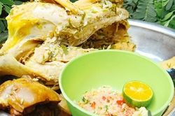 Chi tiết cách làm gà hấp muối sả ngọt lừ, thơm lừng, dai, giòn, ngon vô đối