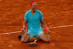 Hạ đẹp Djokovic, Nadal tròn 20 lần vô địch Grand Slam