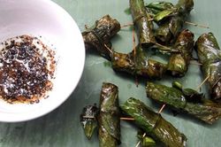 Chả cuốn lá bưởi