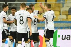 Nations League: Tây Ban Nha, Đức cùng thắng nhọc