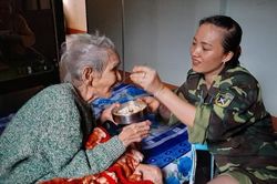 Thừa Thiên Huế: Chung tay chăm sóc với người có công trong mùa lũ