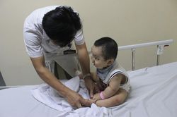Bệnh tay chân miệng: Tăng số trẻ biến chứng nặng