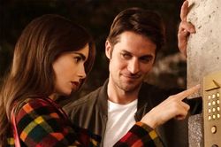 Diễn viên 'Emily in Paris' đáp trả mọi chỉ trích