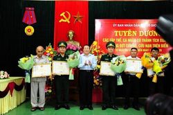 Quảng Trị khen thưởng những 'chiến binh' quả cảm cứu người trên tàu chìm