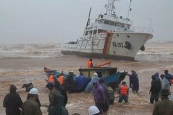 Thủ tướng khen ngợi các lực lượng cứu hộ thuyền viên tàu Vietship 01