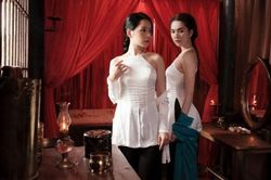 Tìm cán cân cho nhạc chợ và nhạc sang
