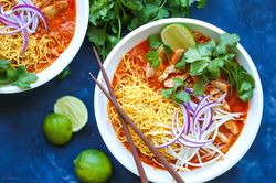Làm mì thịt heo thơm cay kiểu Thái