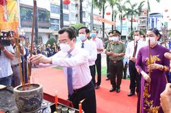 Dâng hương kỷ niệm 152 năm Anh hùng dân tộc Nguyễn Trung Trực hy sinh