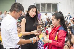 Trong 1 tiếng, Thủy Tiên kêu gọi được 1 tỷ đồng ủng hộ người dân miền Trung