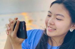 Quyền Linh đăng ảnh con gái xinh đẹp như 'hoa hậu tương lai'