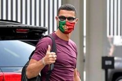 Ronaldo dương tính Covid-19