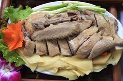 Mẹo hay để luộc vịt thơm ngon và hết mùi hôi