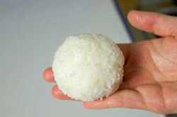 Trị mụn đầu đen hiệu quả nhờ cơm nóng