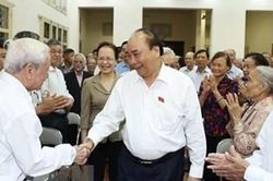 Thủ tướng tiếp xúc cử tri tại Hải Phòng