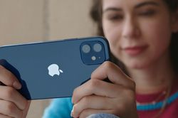 Chi tiết iPhone 12 và iPhone 12 Mini - mỏng nhẹ, nhiều màu sắc