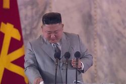 Sau mưa bão, ông Kim Jong Un cam kết xây 25.000 ngôi nhà mới