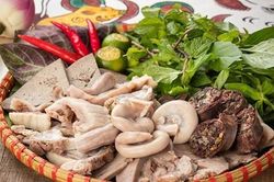 'Oan' cho món lòng lợn?