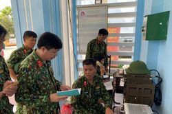 Phó Tổng tham mưu trưởng, Tư lệnh Quân khu 4 chỉ đạo cứu nạn tại hiện trường