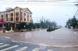 Bão số 7 gây sạt lở hai đoạn đê biển Nam Định