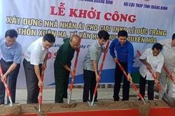 Xây nhà tặng gia đình cựu thanh niên xung phong có con bị tâm thần