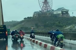 Ảnh hưởng bão số 7, Quảng Ninh cấm một chiều cầu Bãi Cháy