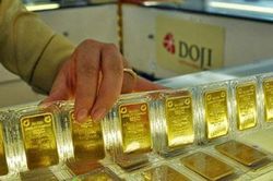 Giá vàng hôm nay 14/10: Vàng tụt giảm khi USD bất ngờ tăng vọt