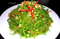 Ăn rau muống phạm phải 3 sai lầm kinh điển, khiến bạn 'rước' thuốc trừ sâu, độc tố vào người