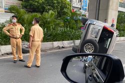 Phanh tự động khẩn cấp sau va chạm - Khắc tinh của 'xe điên'?