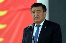 Tổng thống Kyrgyzstan từ chức