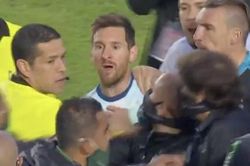 Messi tỏ thái độ miệt thị, gọi HLV Bolivia là 'gã hói'