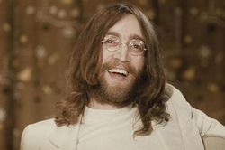 Cặp kính 'bà già' của John Lennon: Khi món đồ bình thường trở thành nhân chứng lịch sử