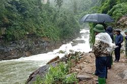 Yên Bái: 2 người mất tích nghi do nước cuốn