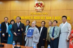 Thêm cầu nối giúp người Việt tại Hàn Quốc gắn bó với đất nước