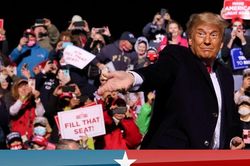 Bầu cử Mỹ: Khoảng lặng cần thiết cho Tổng thống Donald Trump