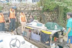 An Giang: Bị chìm ghe trong đêm, vợ chồng nghèo may mắn thoát chết