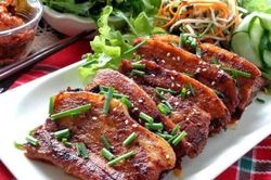 Thịt ba chỉ nướng hẹ, ăn với cơm hay bún đều tuyệt ngon