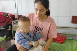 BVĐK Tuyên Quang: Nội soi gây mê gắp dị vật thực quản cho bé 21 tháng tuổi
