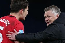 MU: Maguire van xin Solskjaer cho ra sân ở trận gặp Newcastle