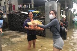 Lũ lụt miền Trung: Nước lũ trôi đi, tình người ở lại!