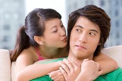 Em trai sắp kết hôn, chồng đề nghị hết hồn