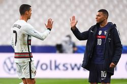 Ronaldo dàn xếp để Juventus nổ 'bom tấn' Mbappe