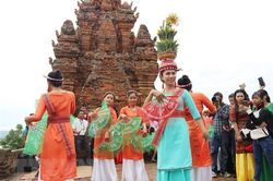 Đồng bào Chăm Ninh Thuận, Bình Thuận rộn ràng đón lễ hội Katê