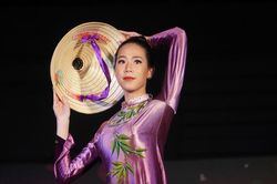 Chiêm ngưỡng những bộ sưu tập áo dài độc đáo của những nhà thiết kế nữ