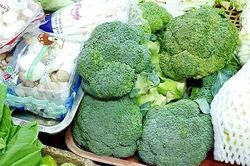 Giá thực phẩm hôm nay 16/10: Ảnh hưởng mưa bão, rau củ tiếp đà tăng mạnh