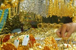 Giá vàng ngày 15/10: Vàng thế giới tăng giá cao nhất 4 tuần