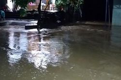Lũ lên lại, nhiều nơi tại Quảng Nam bị chia cắt