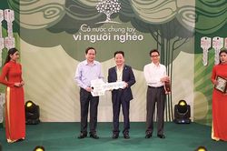 CLB Hà Nội ủng hộ 1 tỷ đồng cho Quỹ Vì người nghèo