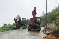 Sạt lở thủy điện Rào Trăng 3: Công binh sẵn sàng nổ mìn để thông đường
