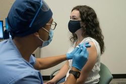 Mỹ sắp có 2 loại vaccine ngừa Covid-19?
